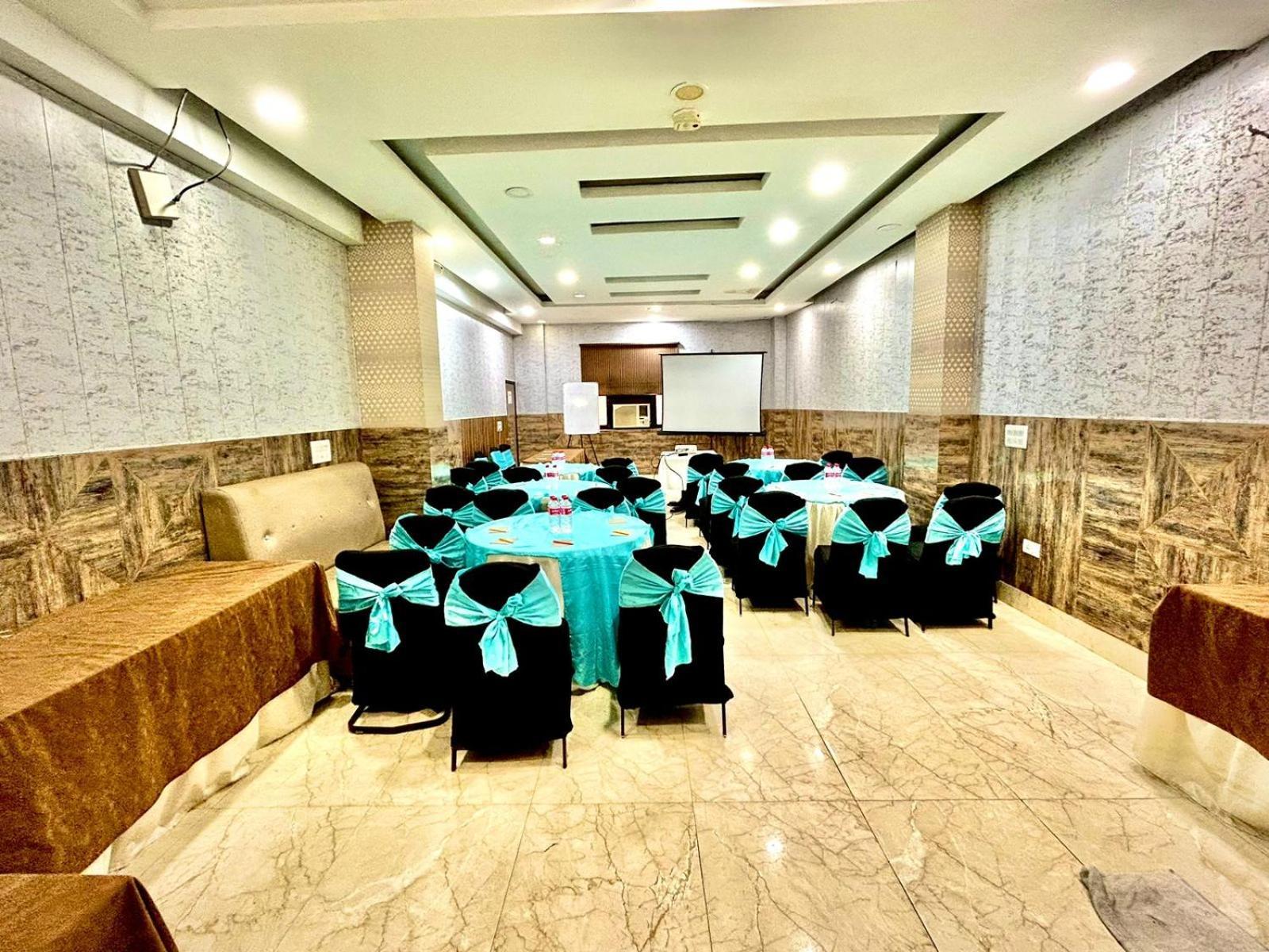 The Tomar Hospitality Hotel New Delhi Luaran gambar
