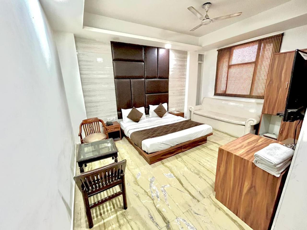 The Tomar Hospitality Hotel New Delhi Luaran gambar