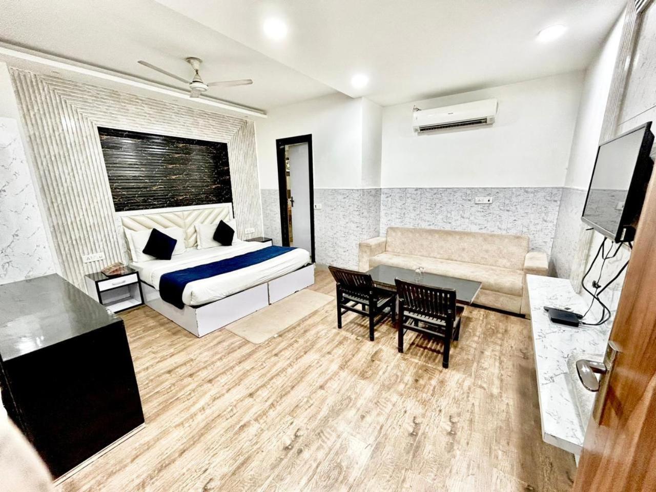 The Tomar Hospitality Hotel New Delhi Luaran gambar